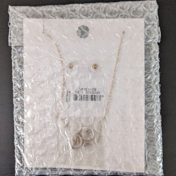 LOFT Earring and Necklace Set - Picture 8 of 8